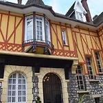 ベッド・アンド・ブレックファスト La Porte De Bretagne