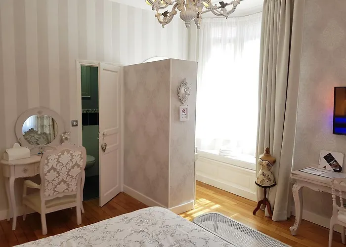 La Porte De Bretagne 4*